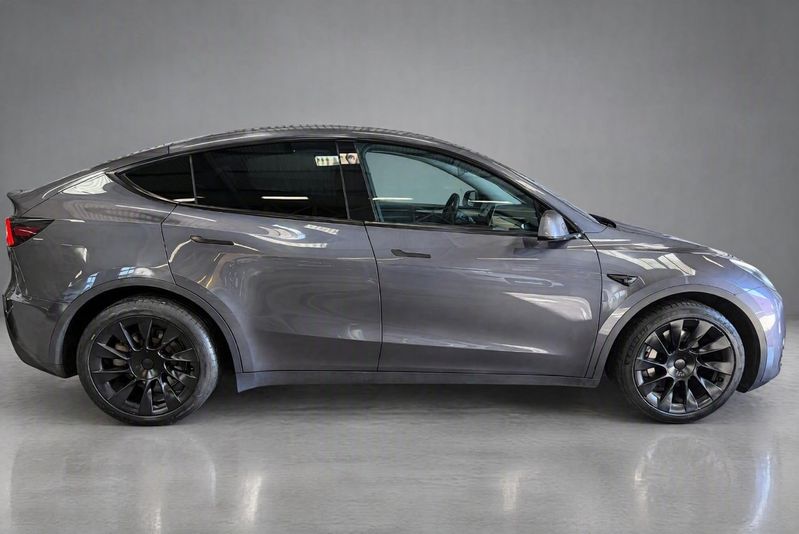 Tesla Model Y bild 5