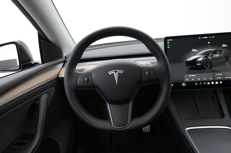 Tesla Model Y bild 7