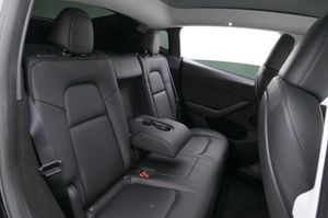 Tesla Model Y bild 22