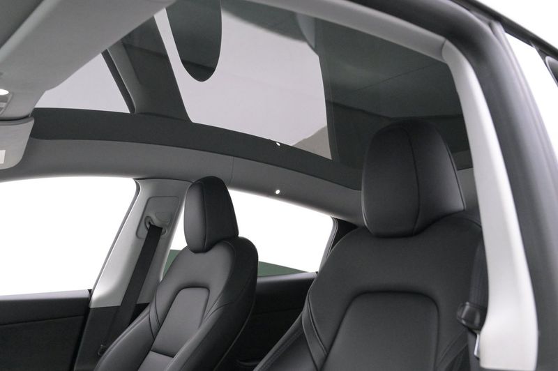 Tesla Model Y bild 21