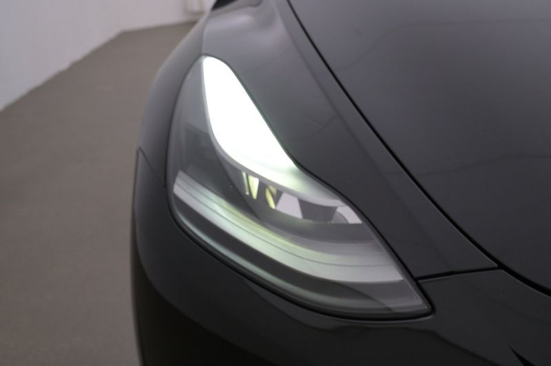 Tesla Model Y bild 26