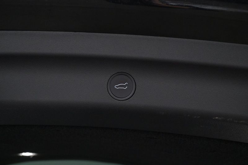 Tesla Model Y bild 24