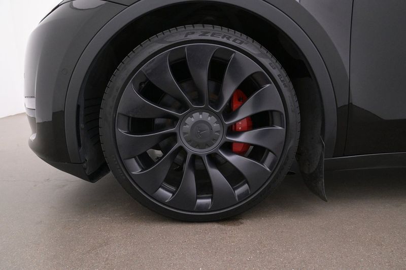 Tesla Model Y bild 27