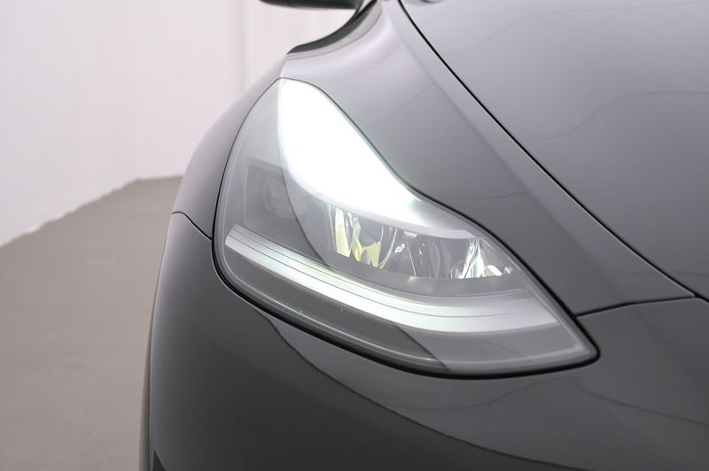 Tesla Model Y bild 26