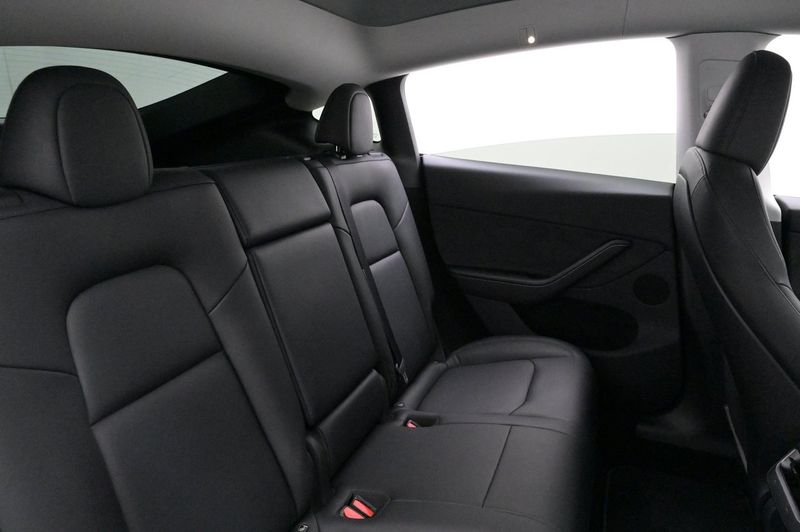 Tesla Model Y bild 20