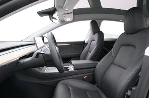 Tesla Model Y bild 8