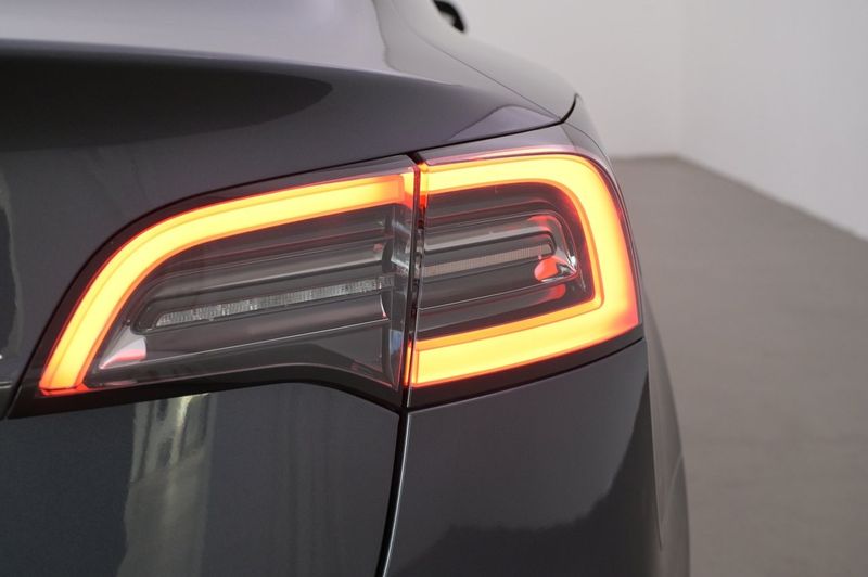 Tesla Model 3 bild 25