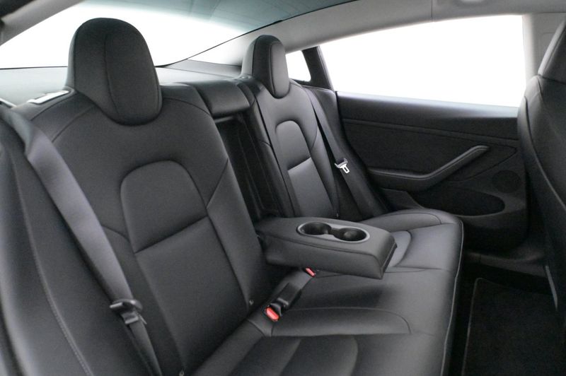 Tesla Model 3 bild 24