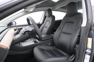 Tesla Model 3 bild 7