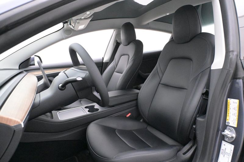 Tesla Model 3 bild 7