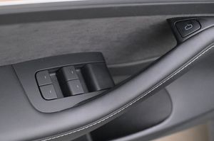 Tesla Model 3 bild 8