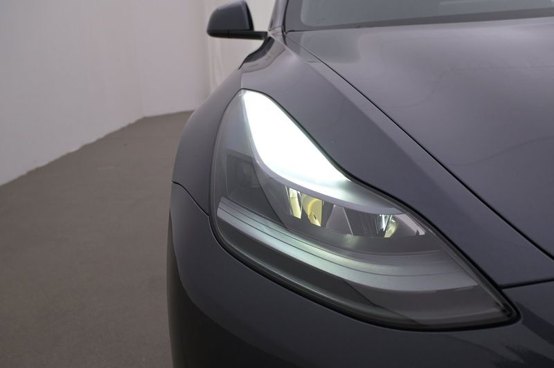 Tesla Model 3 bild 26