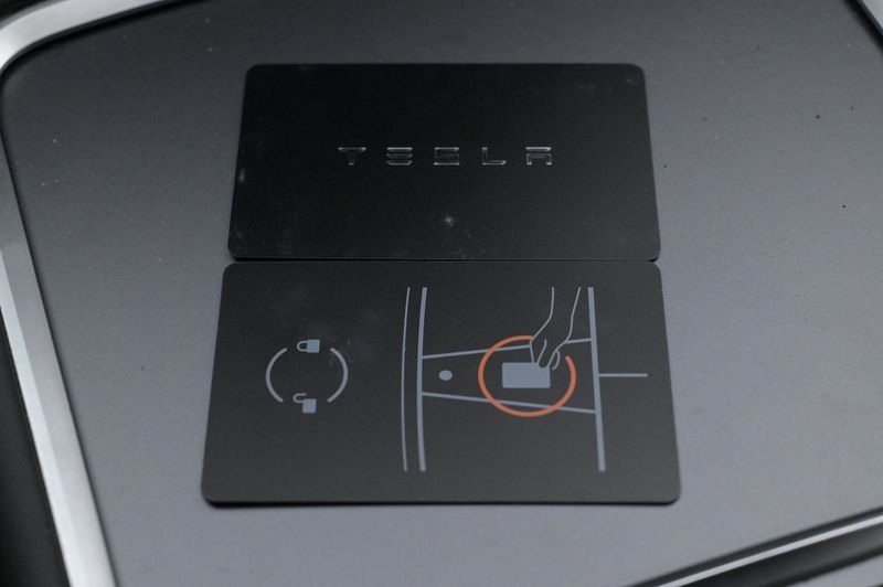 Tesla Model 3 bild 22