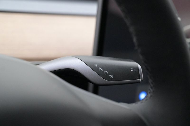 Tesla Model 3 bild 6