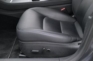 Tesla Model 3 bild 9