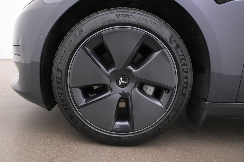 Tesla Model 3 bild 27