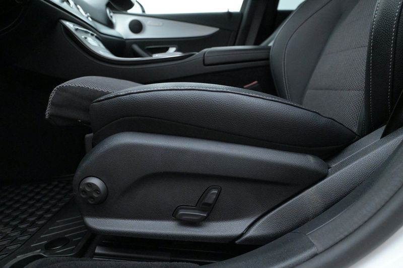 Mercedes E300 bild 12
