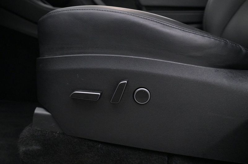 Tesla Model Y bild 11