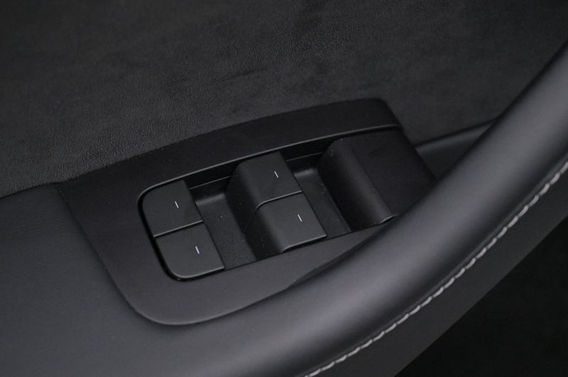 Tesla Model Y bild 10