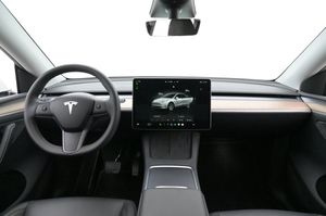 Tesla Model Y bild 6