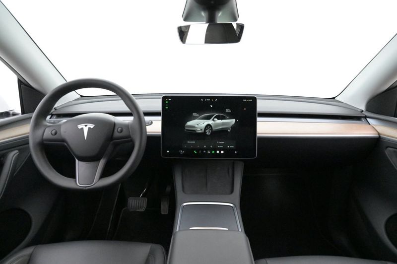 Tesla Model Y bild 6