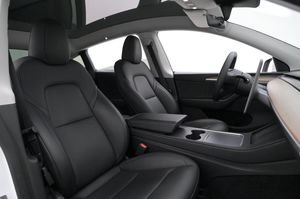 Tesla Model Y bild 12