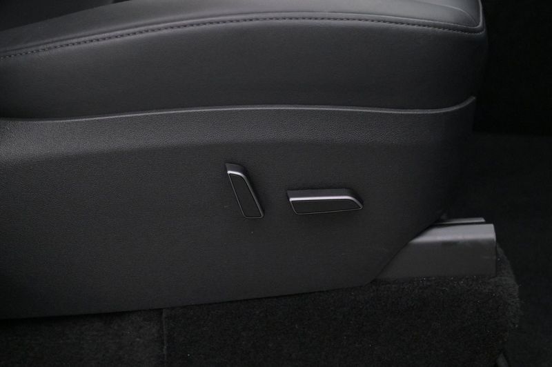 Tesla Model Y bild 13