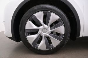 Tesla Model Y bild 27