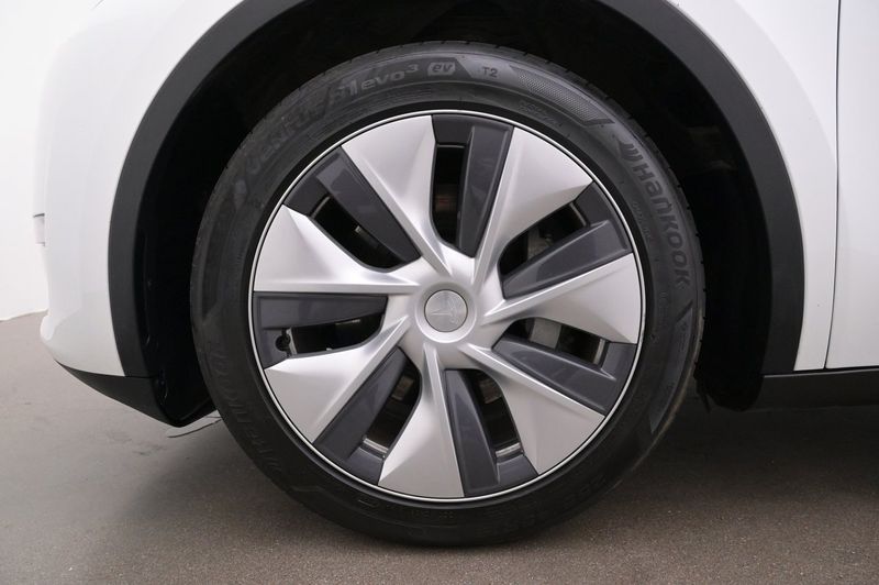 Tesla Model Y bild 27
