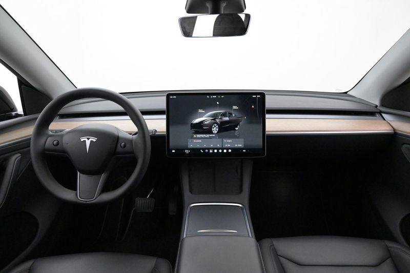 Tesla Model Y bild 6