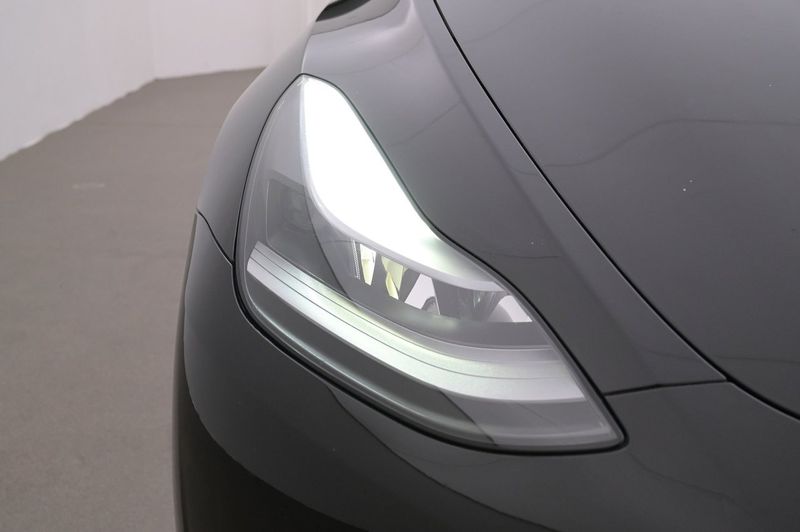 Tesla Model Y bild 26