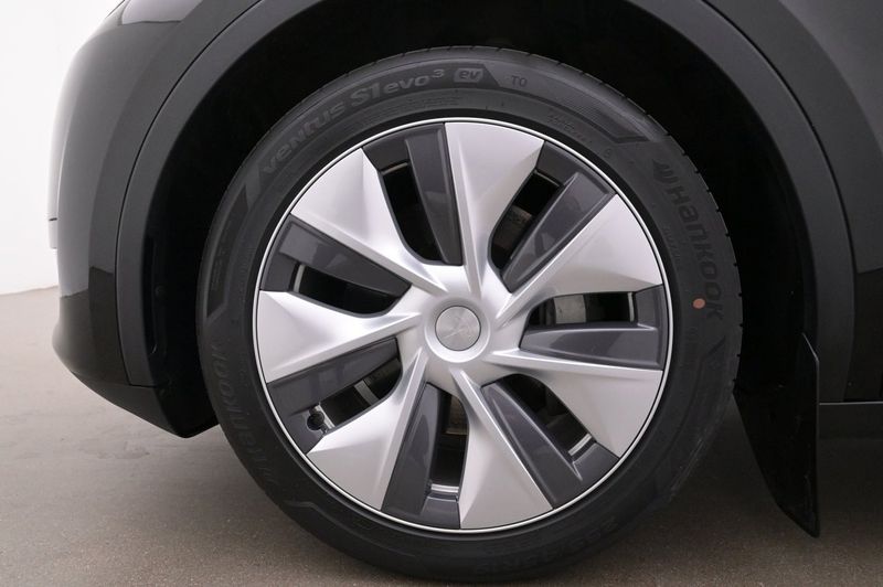 Tesla Model Y bild 27