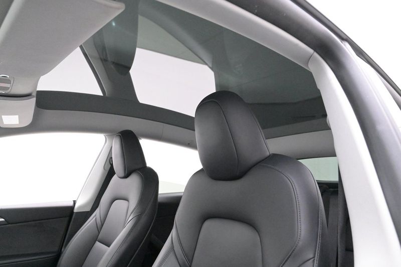 Tesla Model Y bild 20