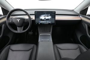 Tesla Model Y bild 6