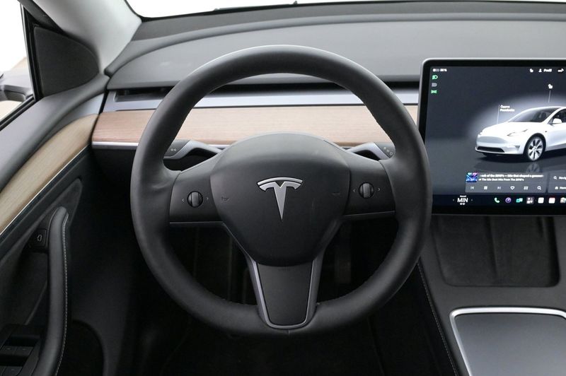 Tesla Model Y bild 7