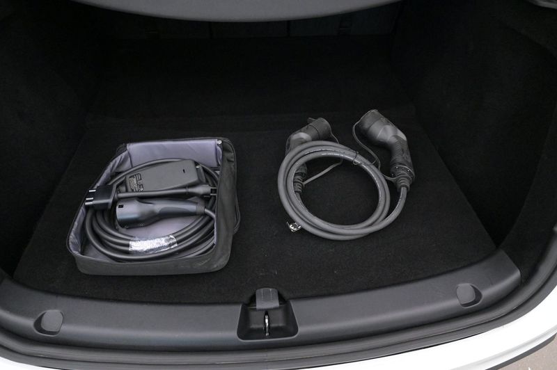 Tesla Model Y bild 24