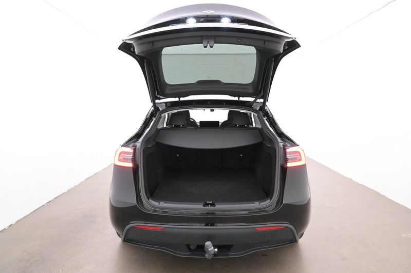 Tesla Model Y bild 21