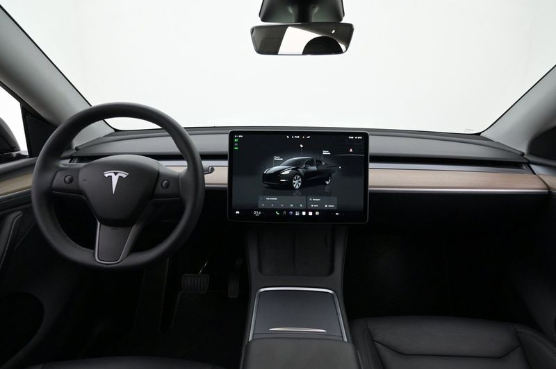 Tesla Model Y bild 6