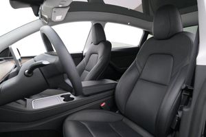 Tesla Model Y bild 8