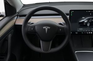 Tesla Model Y bild 7