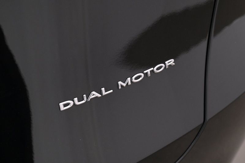 Tesla Model Y bild 25