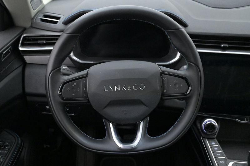 Lynk & Co 01 bild 7