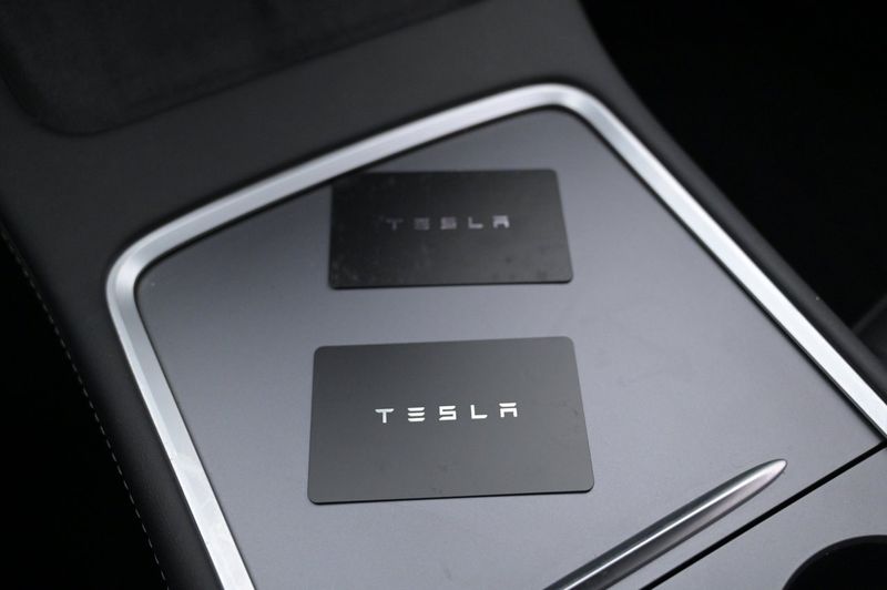 Tesla Model Y bild 24