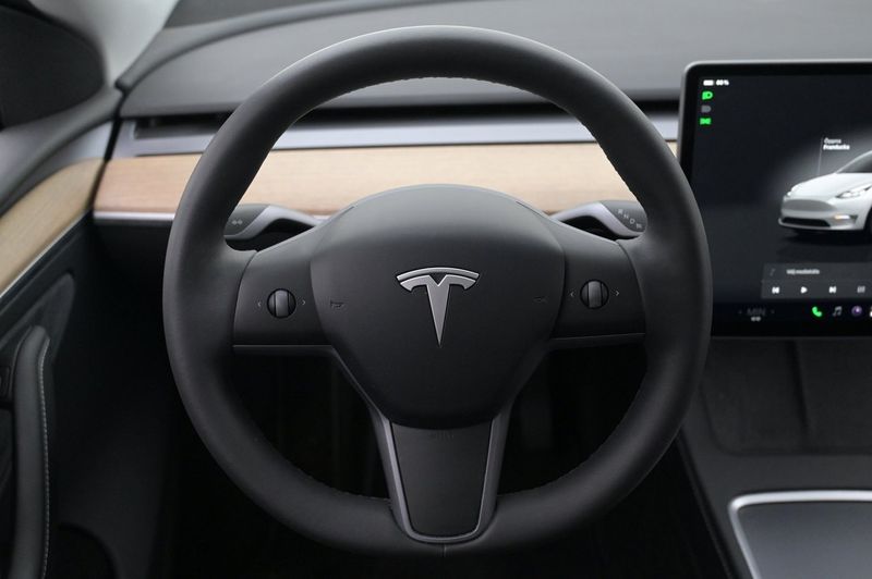 Tesla Model Y bild 7