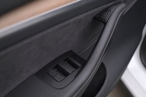 Tesla Model Y bild 10