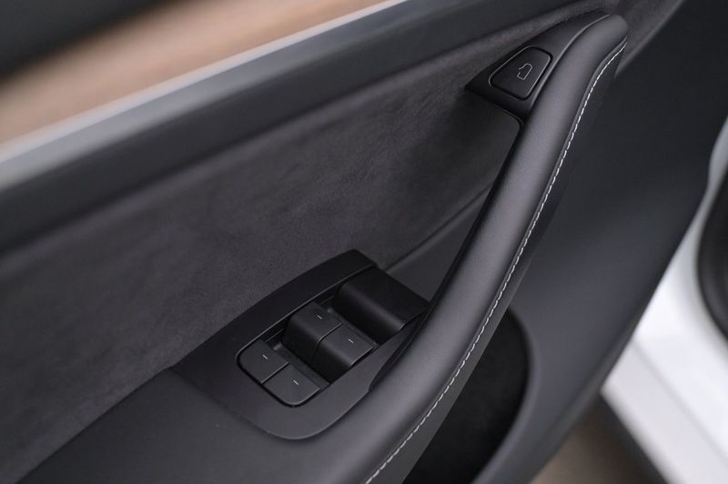 Tesla Model Y bild 10