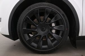 Tesla Model Y bild 27