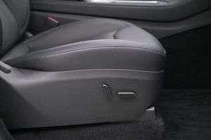 Tesla Model Y bild 13