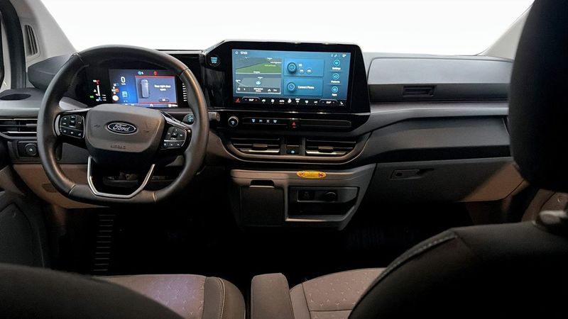 Ford Tourneo Custom bild 4