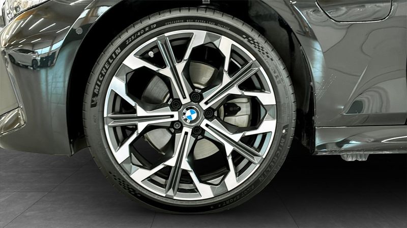 BMW 330 bild 9